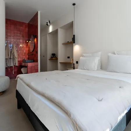 Mouchki Hotel *