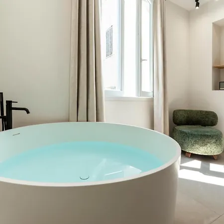 Hotel Mouchki *