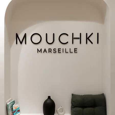 Mouchki Hotel *