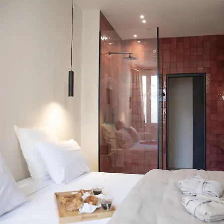 Mouchki Hotel
